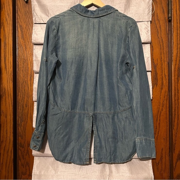Anthropologie Cloth & Stone Women's Split Back Chambray Top Size‎ S Button Up - Picture 5 of 10